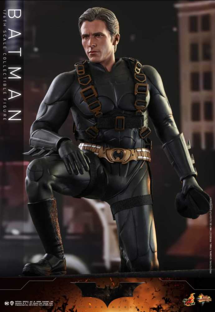 Batman, Batman Begins (1:6) - Hot Toys (Batman Begins (2005)) action figure collectible - Main Image 3