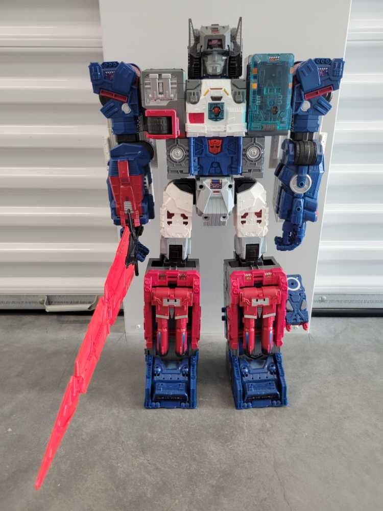 Fortress Maximus SDCC - Hasbro (Titans Return) action figure collectible [Barcode 630509429028] - Main Image 2