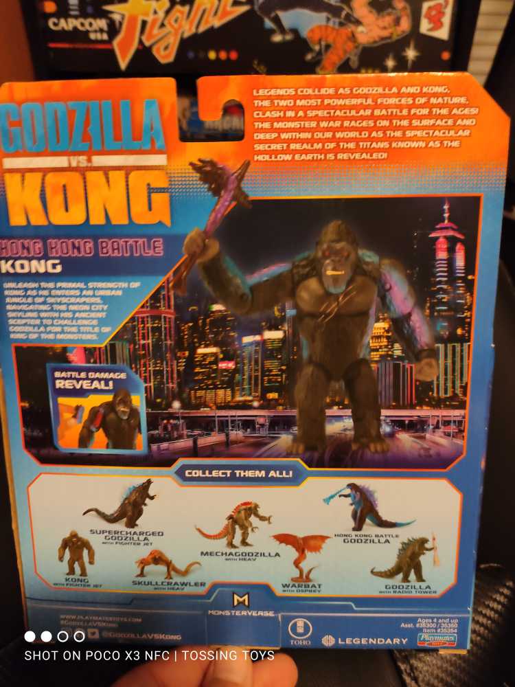 Godzilla Vs Kong : Hong Kong Battle Kong - Playmates Toys action figure collectible [Barcode 043377353546] - Main Image 2