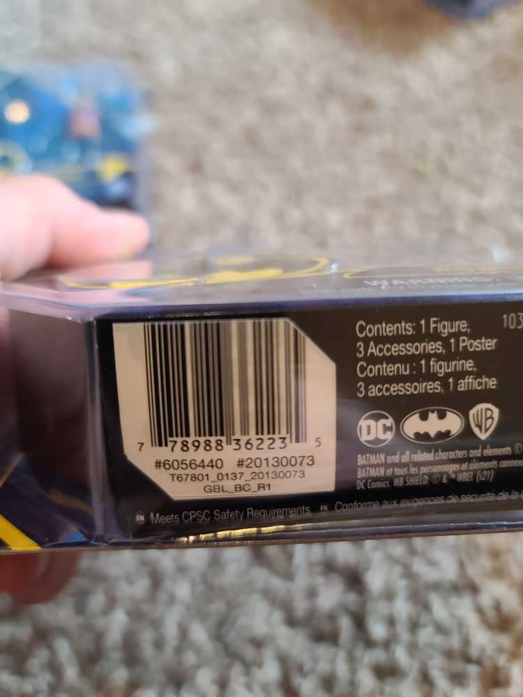 Robin  - Spinmaster (DC Comics Spinmaster) action figure collectible [Barcode 778988362235] - Main Image 2