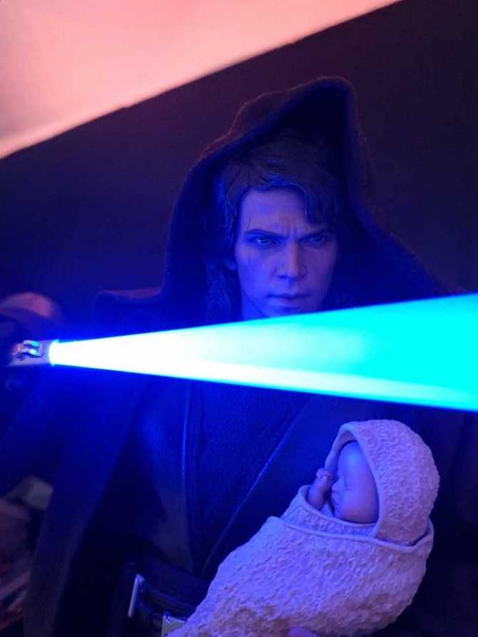 Hot Toys MMS437 Anakin Skywalker - Hot Toys (Disney Star Wars) action figure collectible - Main Image 2