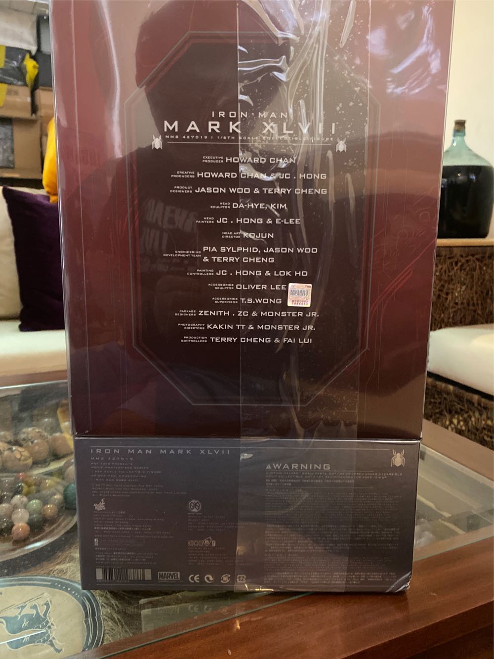 Mark XLVII Iron Man  - Hot Toys (Spider-Man Homecoming) action figure collectible [Barcode 4897011183763] - Main Image 3