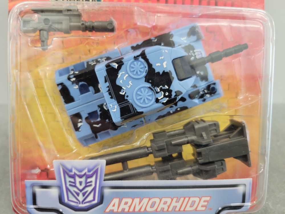Armorhide Ruination  - Hasbro (Robots In Disguise RID) action figure collectible - Main Image 2