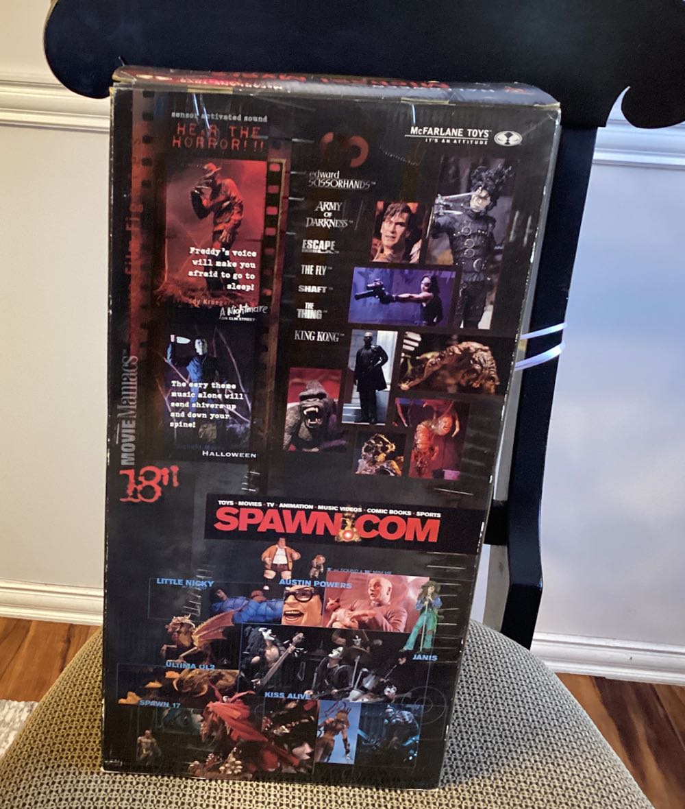 Michael Myers 18” - McFarlane Toys (Halloween) action figure collectible [Barcode 787926174021] - Main Image 3