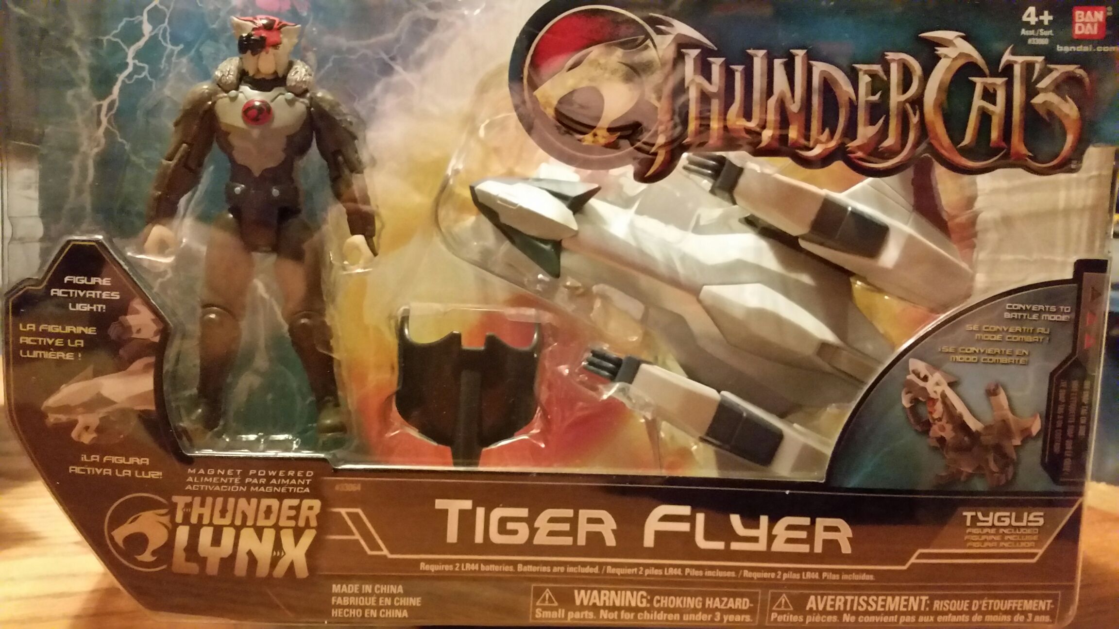 DC Artist Alley Catwoman (Sho Murase) Iridescent Variant 