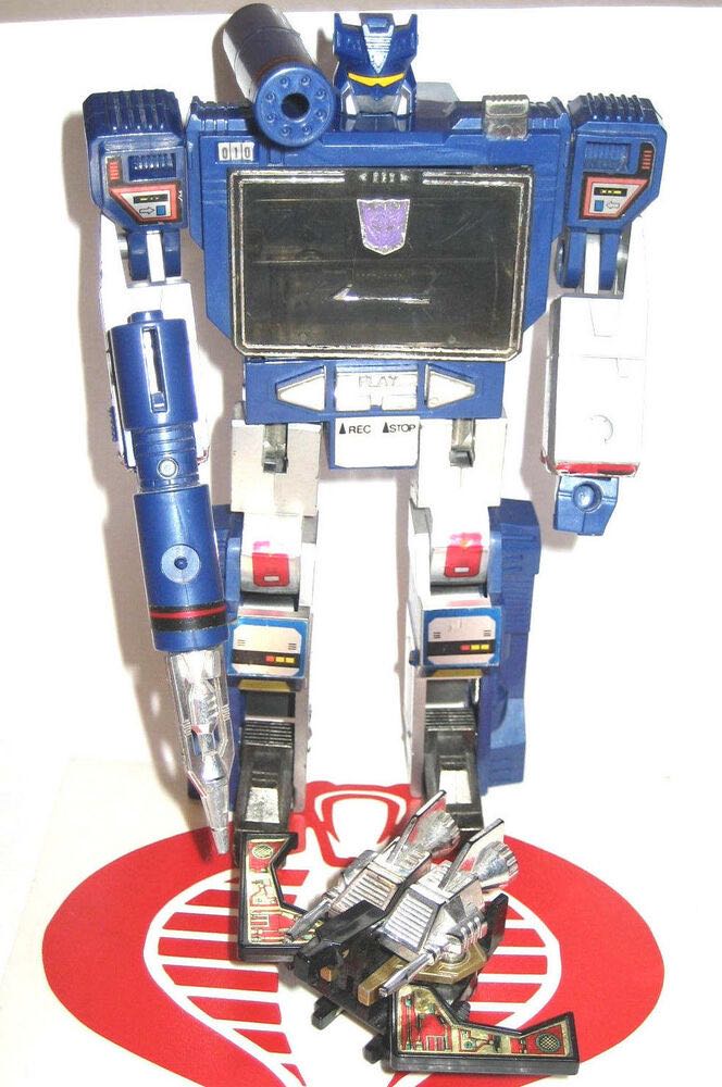 G1 Soundwave - Hasbro (Transformers) action figure collectible - Main Image 2