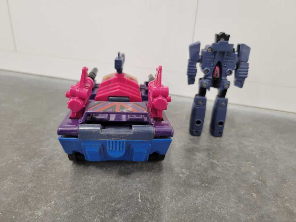 Transformers G1 Roadgrabber Pretenders - Hasbro (The Transformers) action figure collectible - Main Image 3