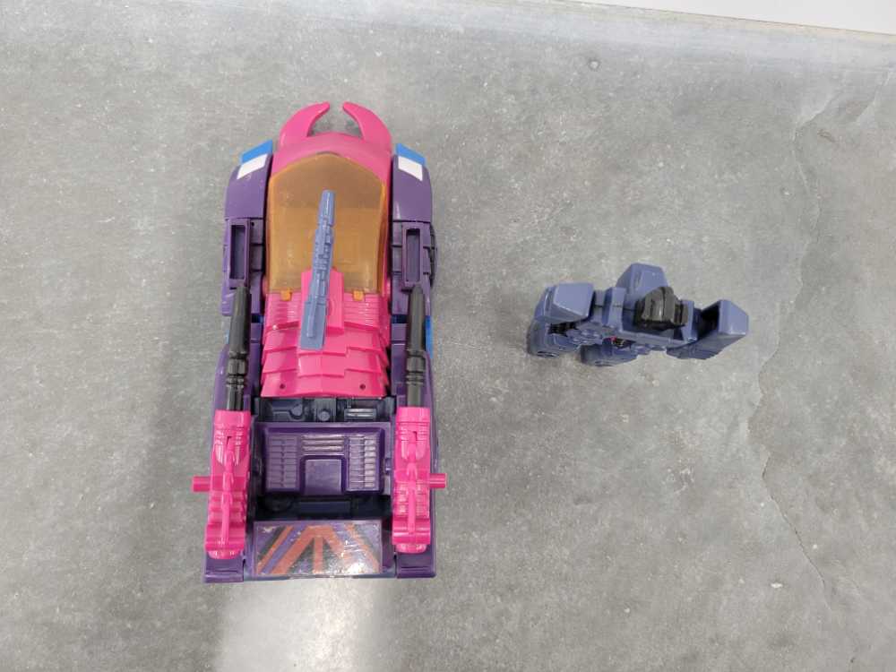 Transformers G1 Roadgrabber Pretenders - Hasbro (The Transformers) action figure collectible - Main Image 4
