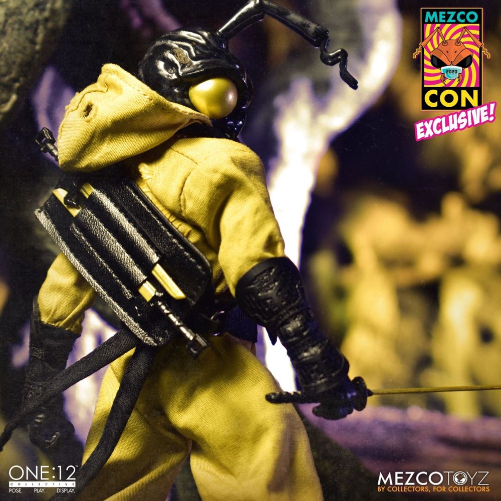 Mezco - One:12 Collective - Rumble Society - Gomez - Gomez: Clan Of The Golden Dragon Edition - Mezco Toyz (One:12 Collective - Rumble Society - Gomez) action figure collectible [Barcode 696198773651] - Main Image 2