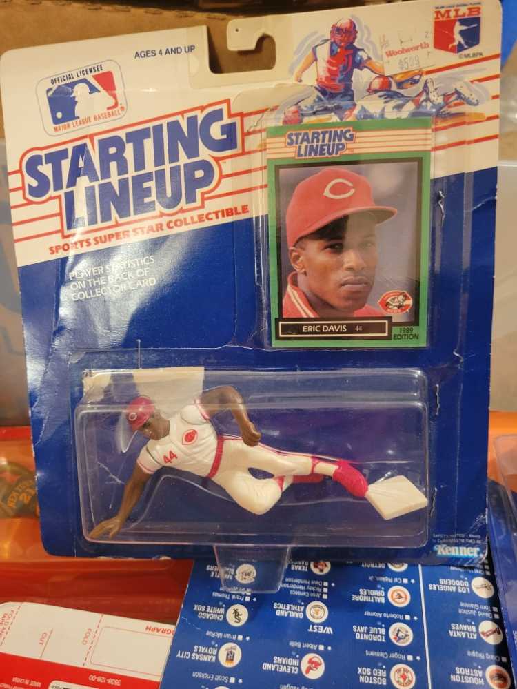 ELITE LEGENDS - MILLION DOLLAR MAN - Variant s9