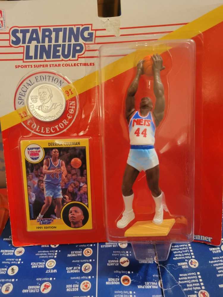 1002112 Train Set Locomotive Rail Cars Tracks Lights ...