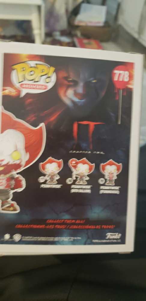 Pennywise With Skateboard (Hot Topic Exclusive) - Funko (Steven King’s IT) action figure collectible [Barcode 889698406284] - Main Image 2