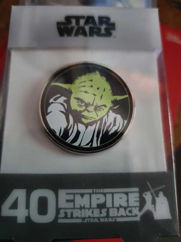 Star Wars Yoda 40th Anniversary Pin The Empire Strikes Back  action figure collectible [Barcode 889698460972] - Main Image 2