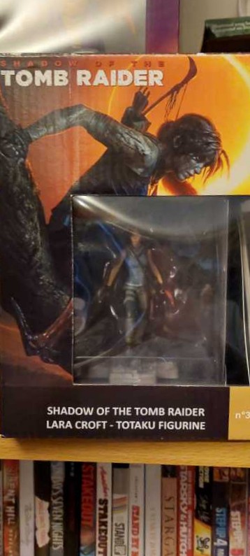 The Tomb Raider: Lara Croft Shadow Of The  action figure collectible [Barcode 719546189208] - Main Image 2