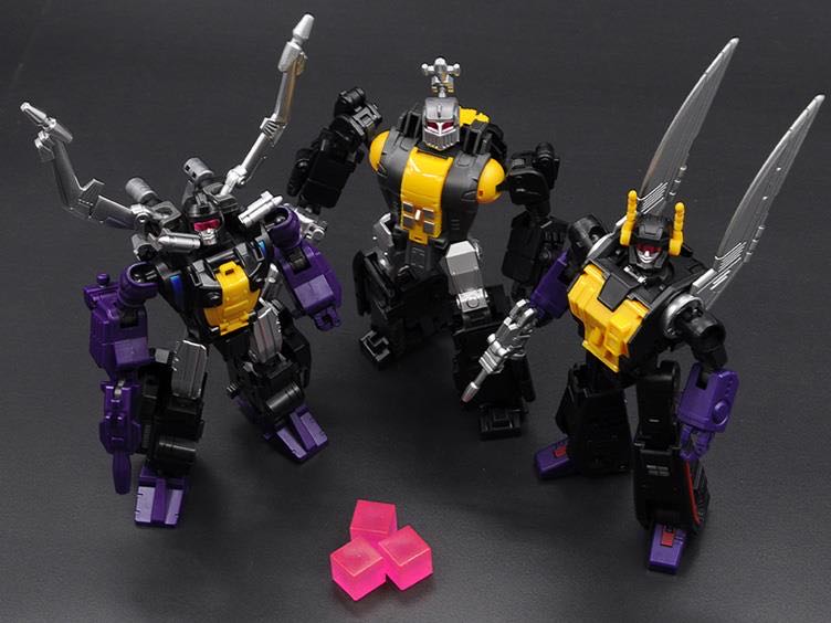 Bombshell, Shrapnel & Kickback OTS-05/06/07 (Hypno, Claymore & Kickbutt) - Badcube (Transformers Masterpiece) action figure collectible - Main Image 2