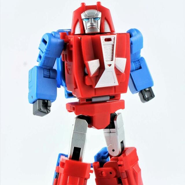OTS-07 | Kickbutt (Kickback) - Badcube (Transformers Masterpiece) action figure collectible - Main Image 1
