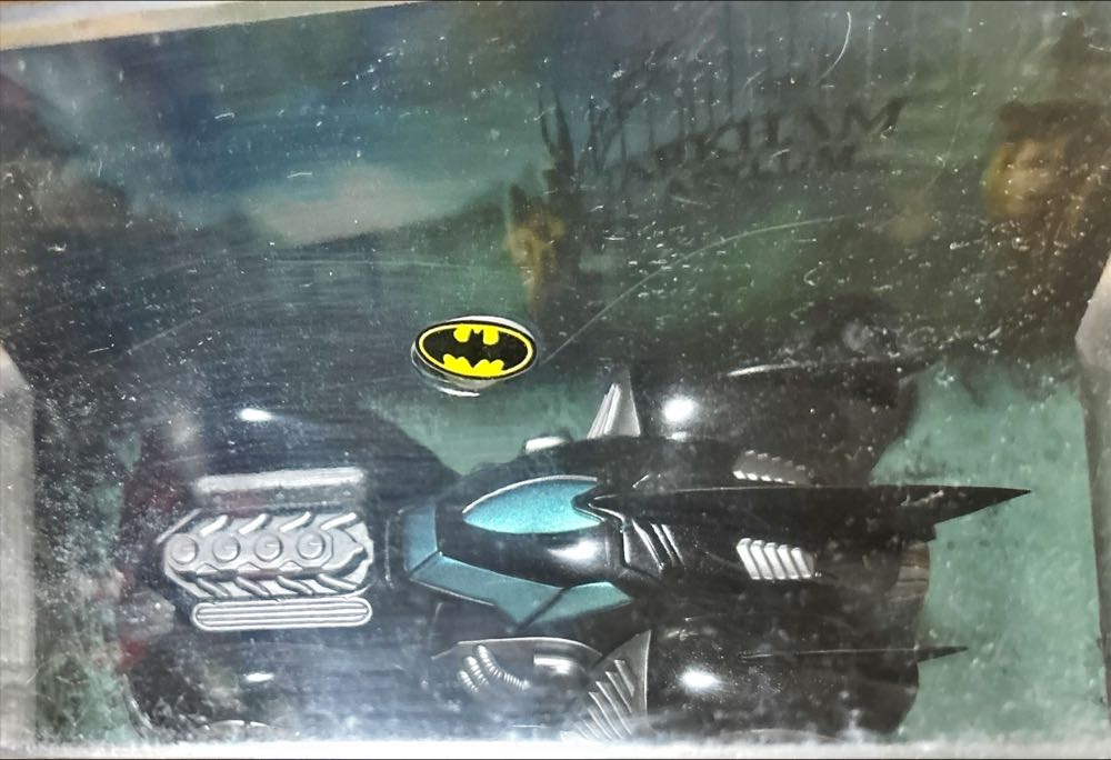 Batman: Arkham Asylum Batmobile - Eaglemoss Ltd. action figure collectible [Barcode 5060146325349] - Main Image 2