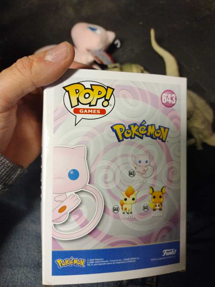 Pokemon: Mew # 643 - Funko (Pokémon) action figure collectible [Barcode 889698540438] - Main Image 3