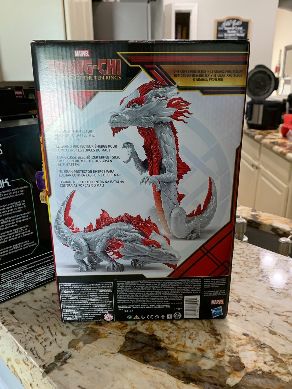 The Great Protector - Hasbro (Shang Chi) action figure collectible [Barcode 5010993789511] - Main Image 2