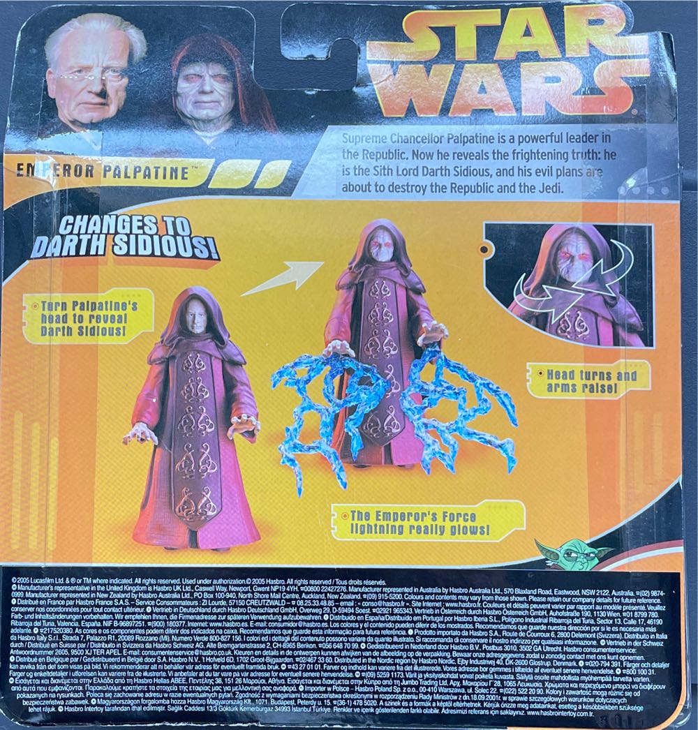 Emperor Palpatine - With Glowing Force Lightning - Hasbro action figure collectible - Main Image 2