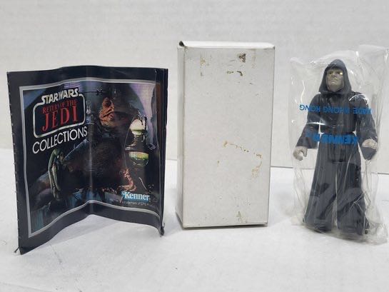 Emperor Palpatine - Hasbro (Star Wars - Return Of The Jedi) action figure collectible - Main Image 2