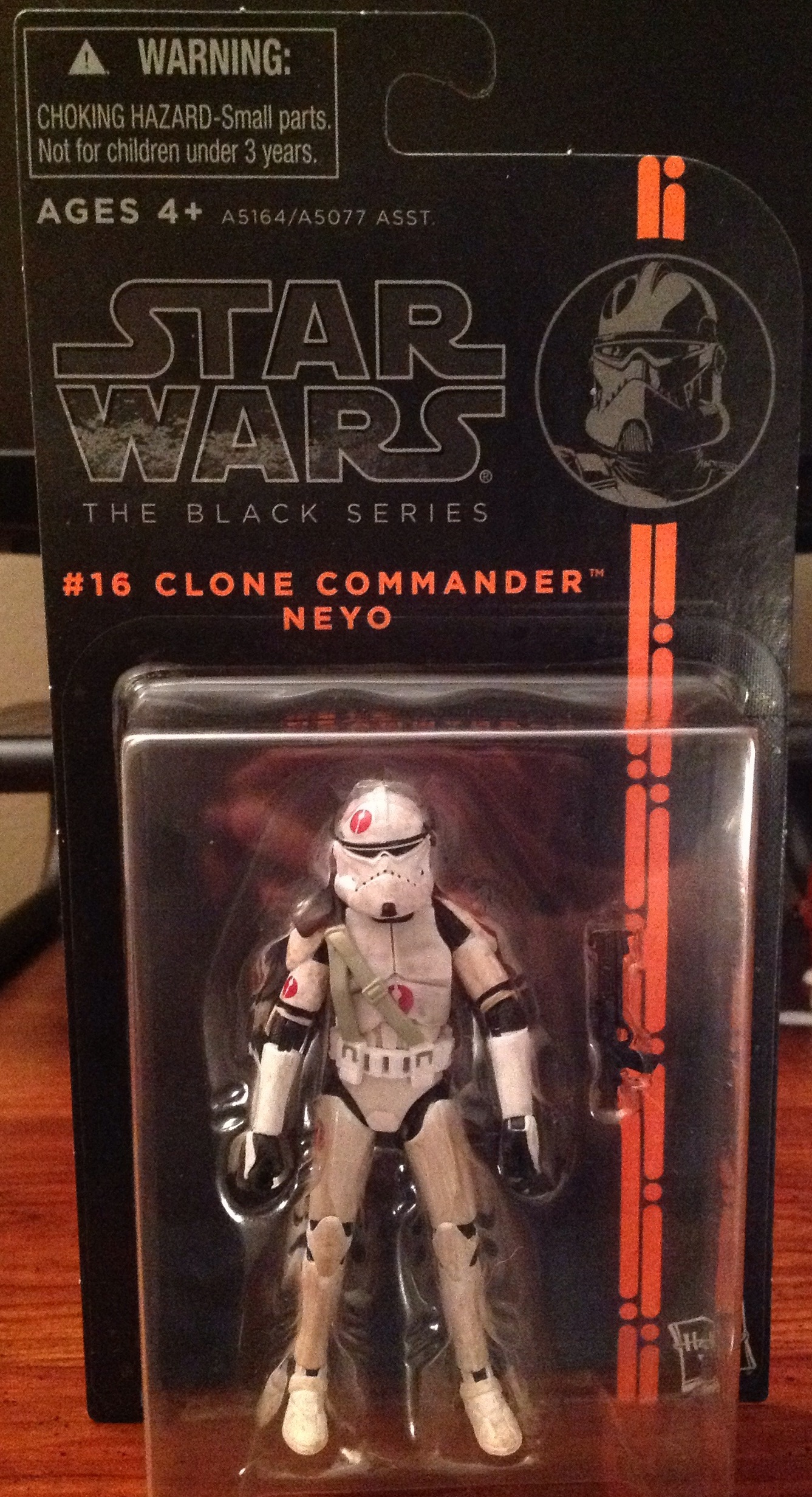 Clone Commander Neyo - Hasbro action figure collectible - Main Image 1