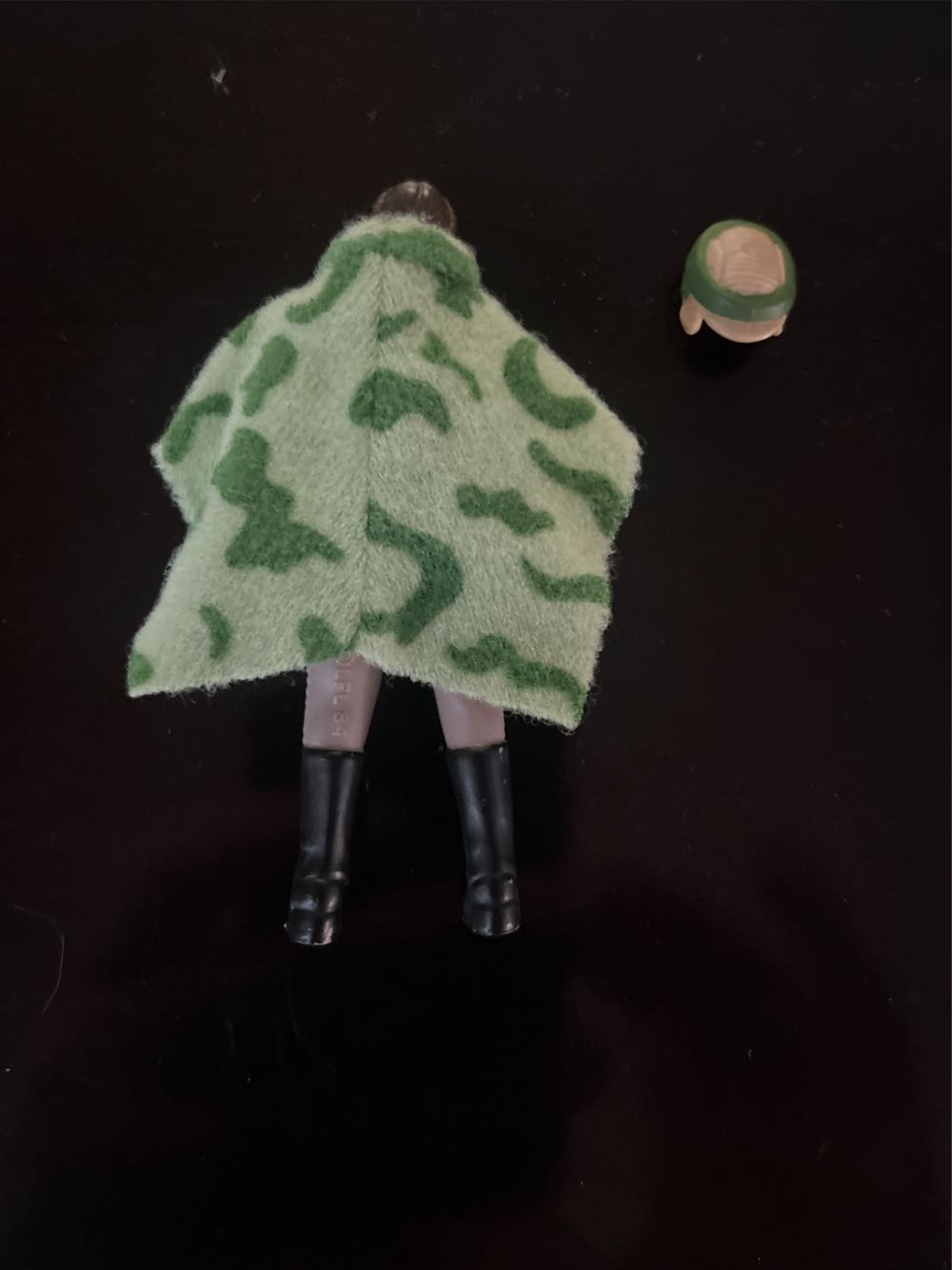 Princess Leia Organa (in Combat Poncho) - Kenner action figure collectible - Main Image 3
