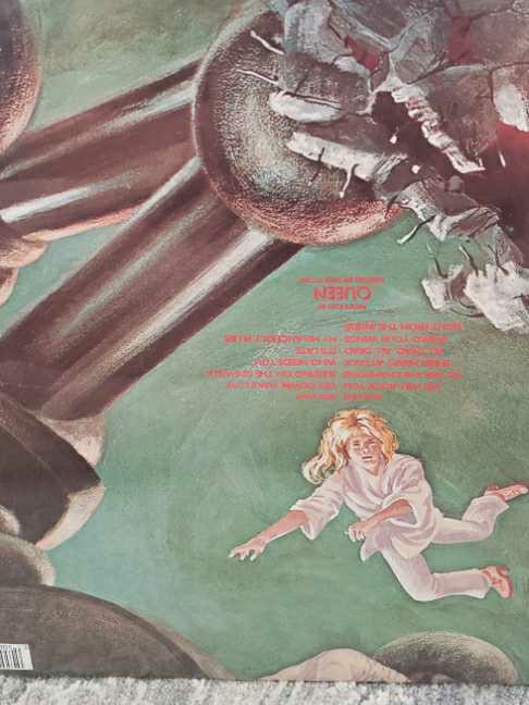 Queen - News Of The World  action figure collectible [Barcode 050087146931] - Main Image 2