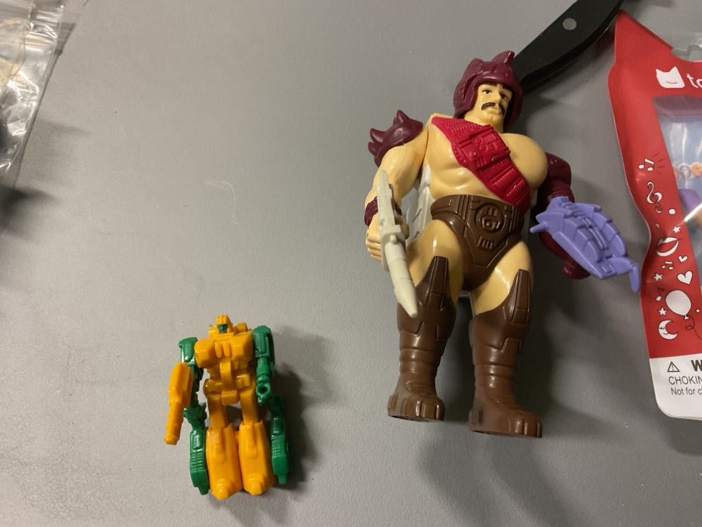 Transformers G1 Stranglehold Pretenders  (Transformers Pretenders) action figure collectible - Main Image 2