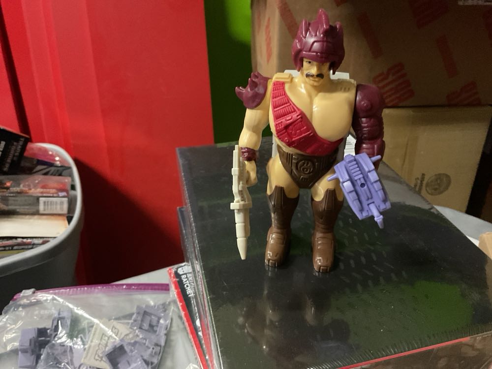 Transformers G1 Stranglehold Pretenders  (Transformers Pretenders) action figure collectible - Main Image 3