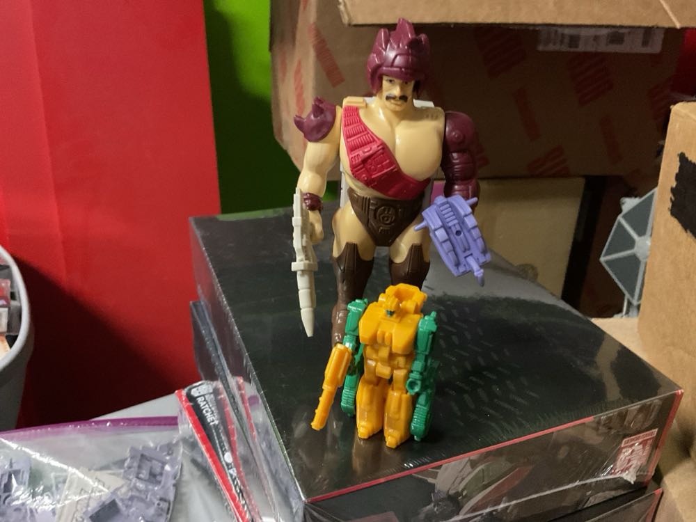 Transformers G1 Stranglehold Pretenders  (Transformers Pretenders) action figure collectible - Main Image 4