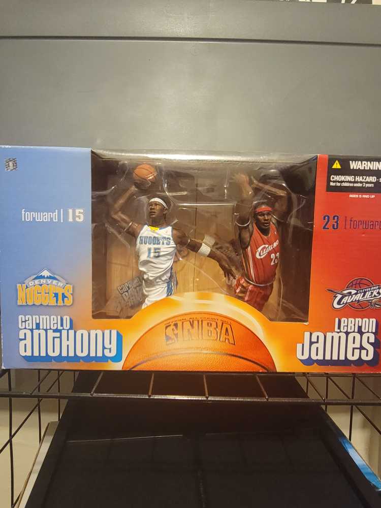 Nba Special Edition Carmelo Anthony & Lebron James Deluxe Box Set  action figure collectible [Barcode 787926705126] - Main Image 2
