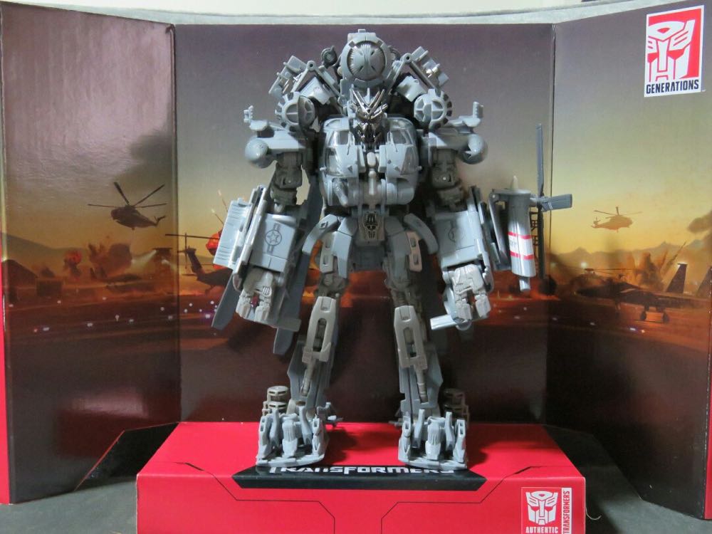 Transformers Studio Edition: Blackout  action figure collectible - Main Image 2
