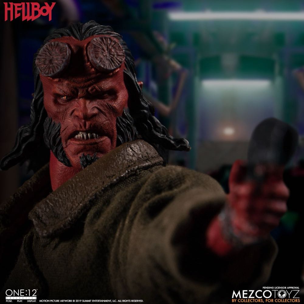 Hellboy - Hellboy (2019) Movie: Hellboy - Mezco Toyz action figure collectible [Barcode 696198775402] - Main Image 3