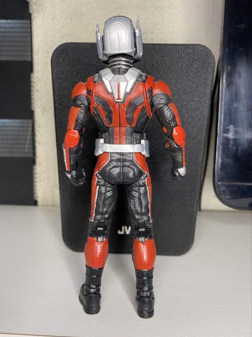 Ant Man (MCU Suit) - Hasbro (Marvel Legends) action figure collectible - Main Image 4