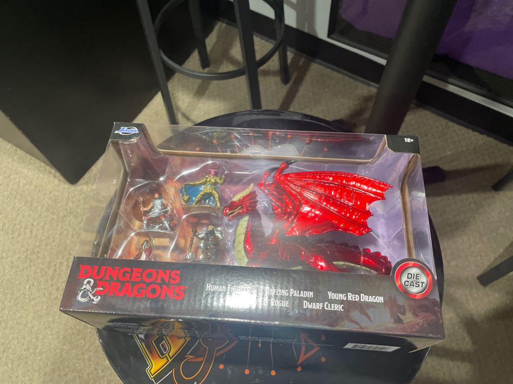 Human Fighter, Tiefling Paladin, Half-Elf Rogue, Dwarf Cleric, And Young Red Dragon - Jada Toys (Dungeons & Dragons) action figure collectible [Barcode 801310316948] - Main Image 2