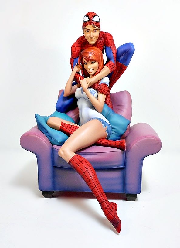 Spider-Man & Mary Jane Maquette - Sideshow Collectibles (J.Scott Campbell Collection (Limited to 2500)) action figure collectible [Barcode 747720239913] - Main Image 4