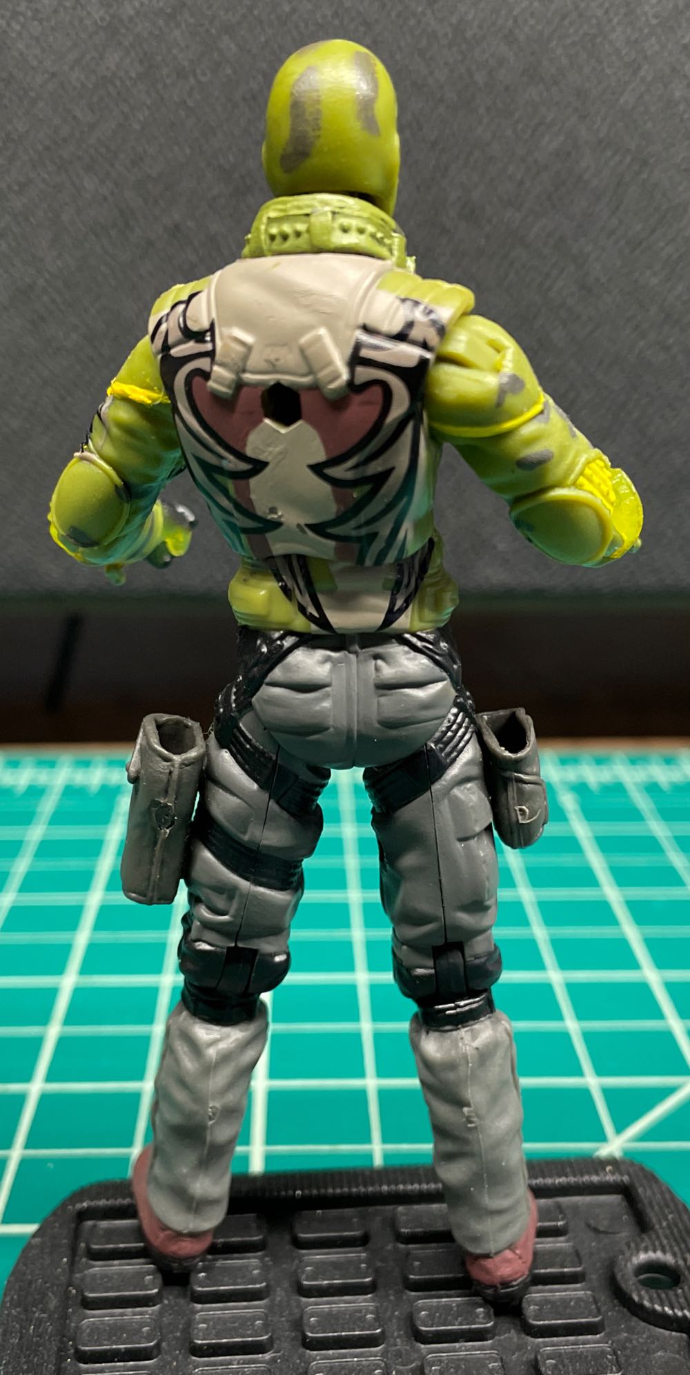 Firefly (V25) - Hasbro (Series 29) action figure collectible - Main Image 2