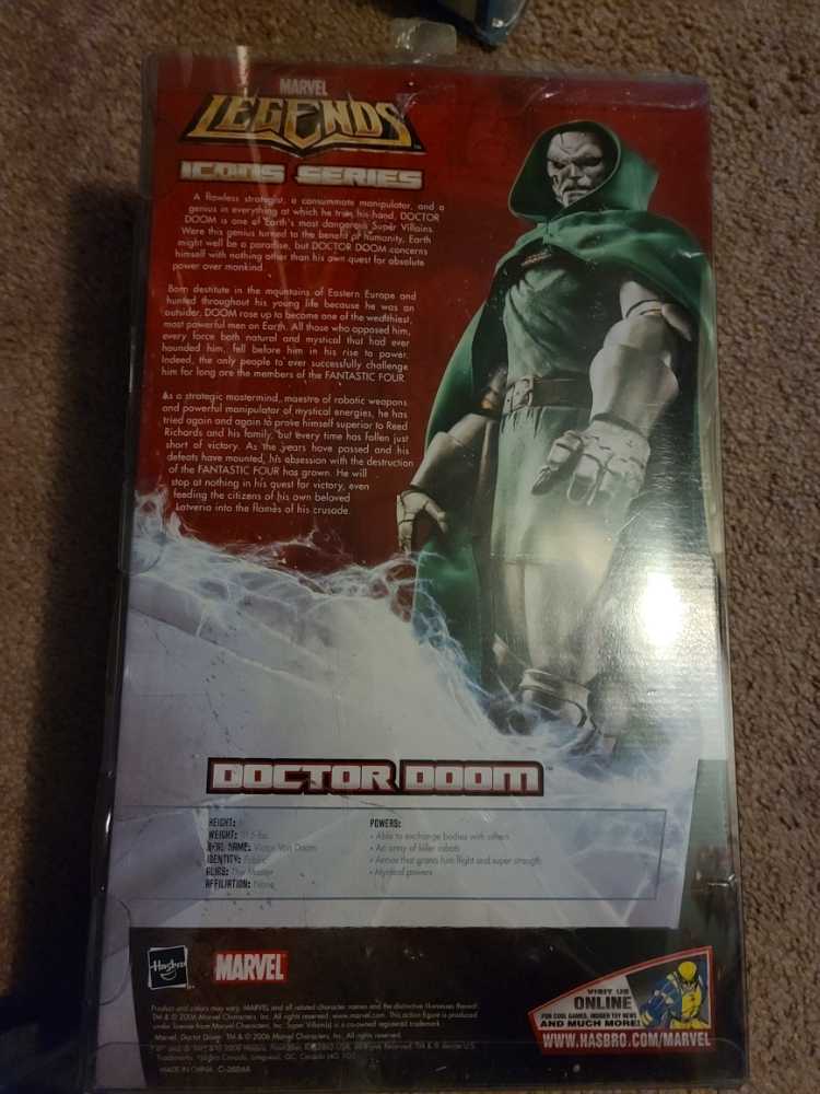Doctor Doom Icon Series - Hasbro Toys (Marvel Legends Icons Series) action figure collectible [Barcode 653569221340] - Main Image 2