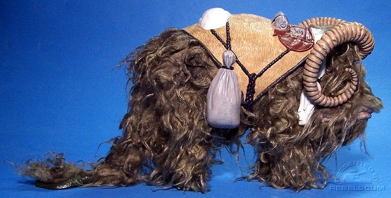 Bantha with Tusken Raiders - Hasbro (30th Anniversary Collection) action figure collectible [Barcode 653569232643] - Main Image 4