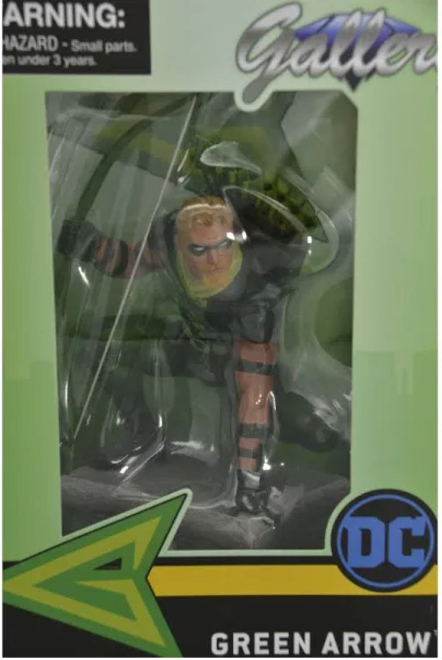 Green Arrow: Diamond Select PVC Statue  action figure collectible [Barcode 699788828915] - Main Image 3
