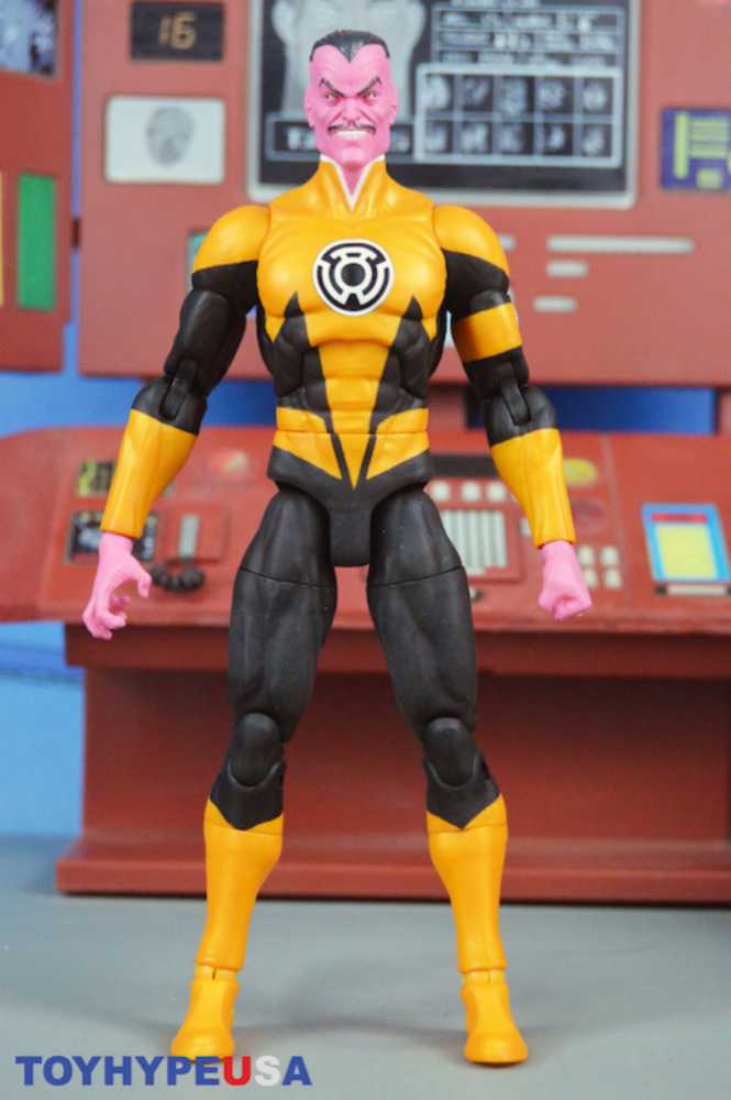 Sinestro DC Essentials 20 - DC Collectibles (DC Essentials) action figure collectible [Barcode 761941364032] - Main Image 3