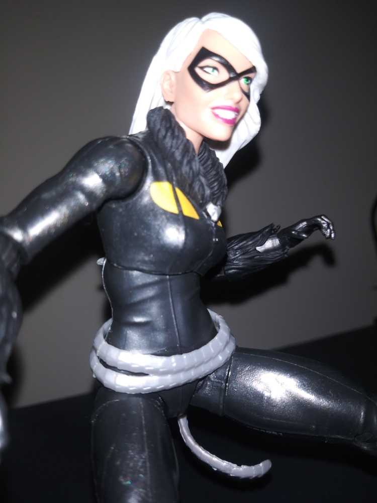 Black Cat - Hasbro (Marvel Legends) action figure collectible - Main Image 4