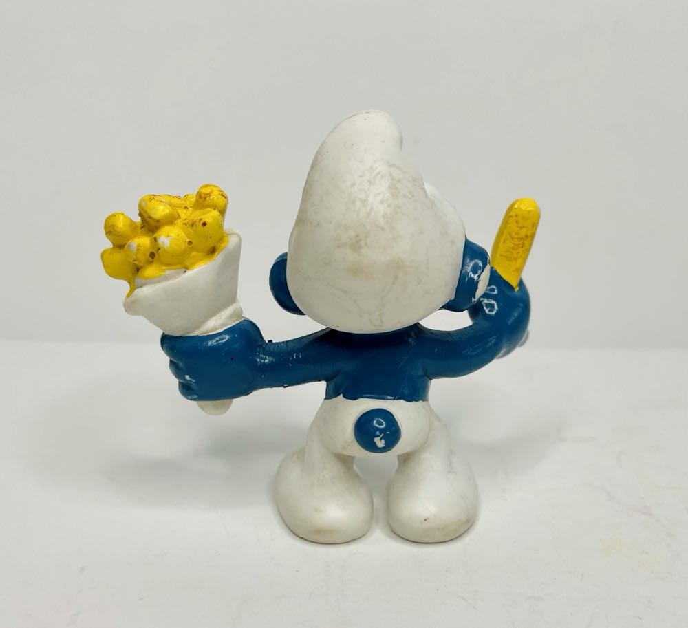 Smurf With French Fries - Schleich (The Smurfs) action figure collectible - Main Image 2
