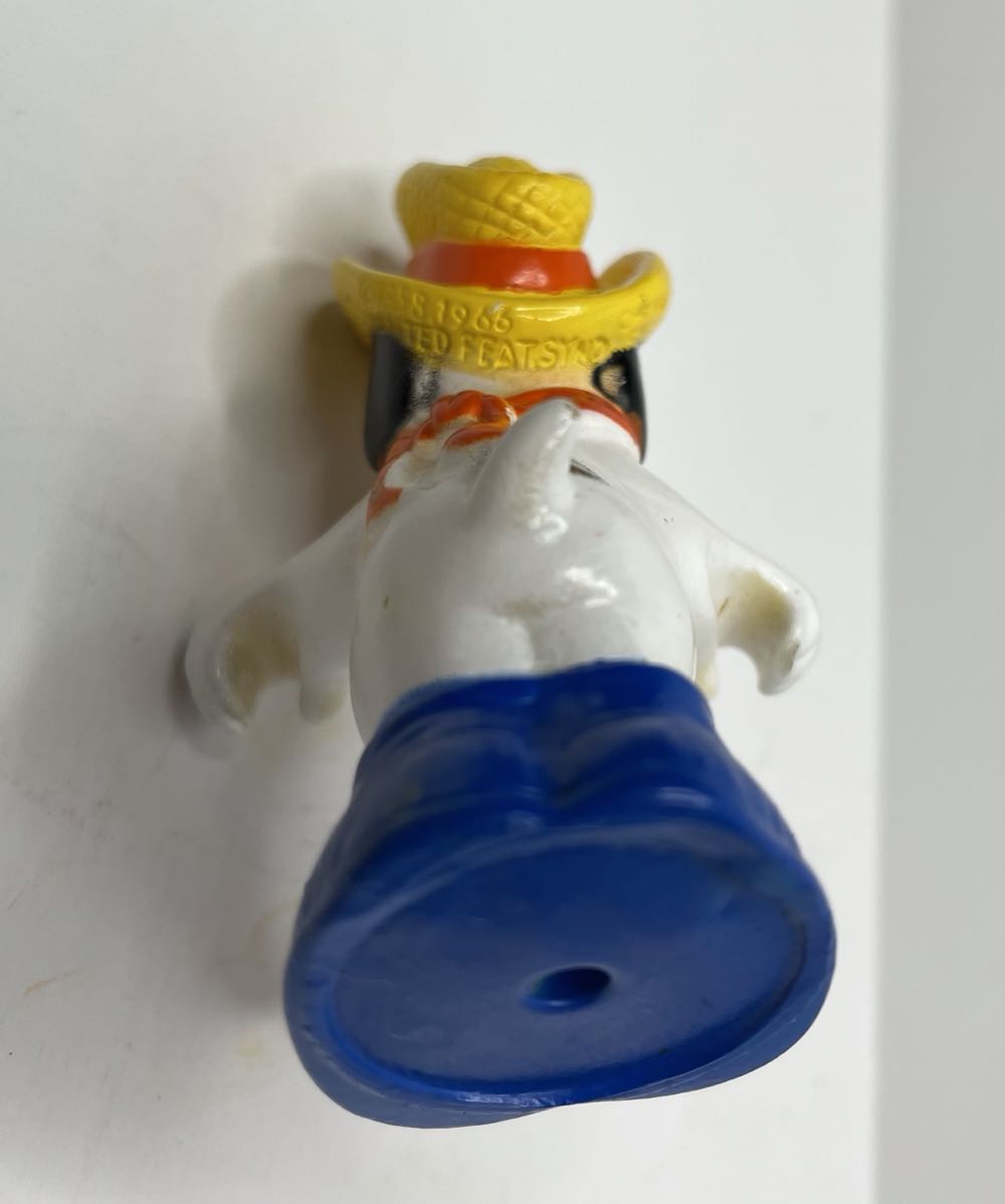 Farmer Snoopy - United Feature Syndicate, Inc (Peanuts) action figure collectible - Main Image 3