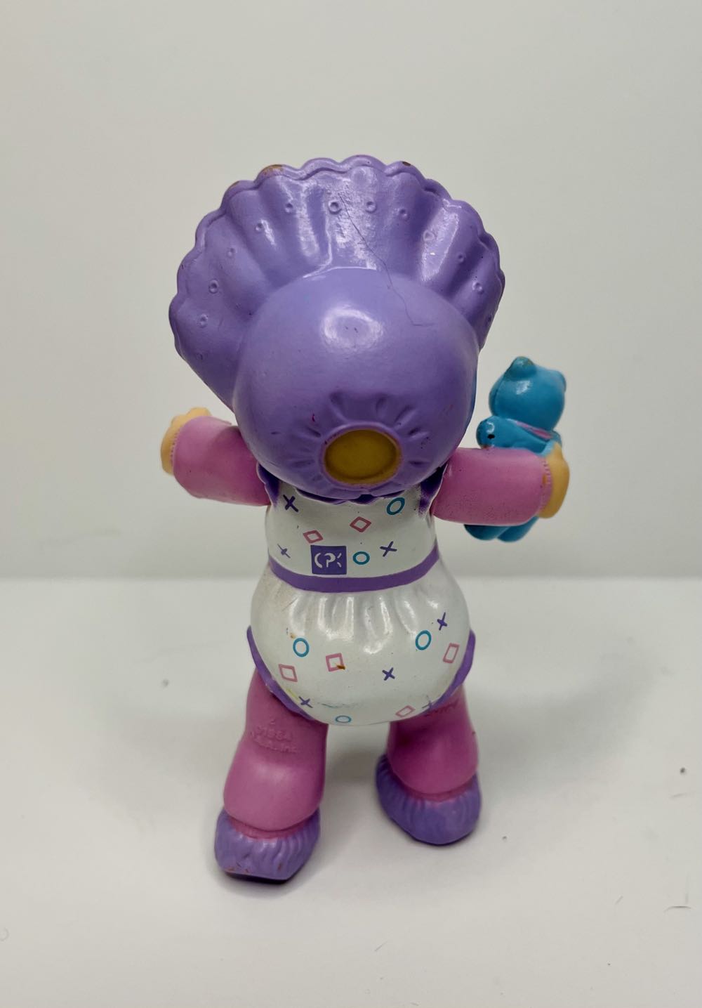 Cabbage Patch Kid - Girl With Purple Bonnet - O.A.A. Inc. (Cabbage Patch Kids) action figure collectible - Main Image 2