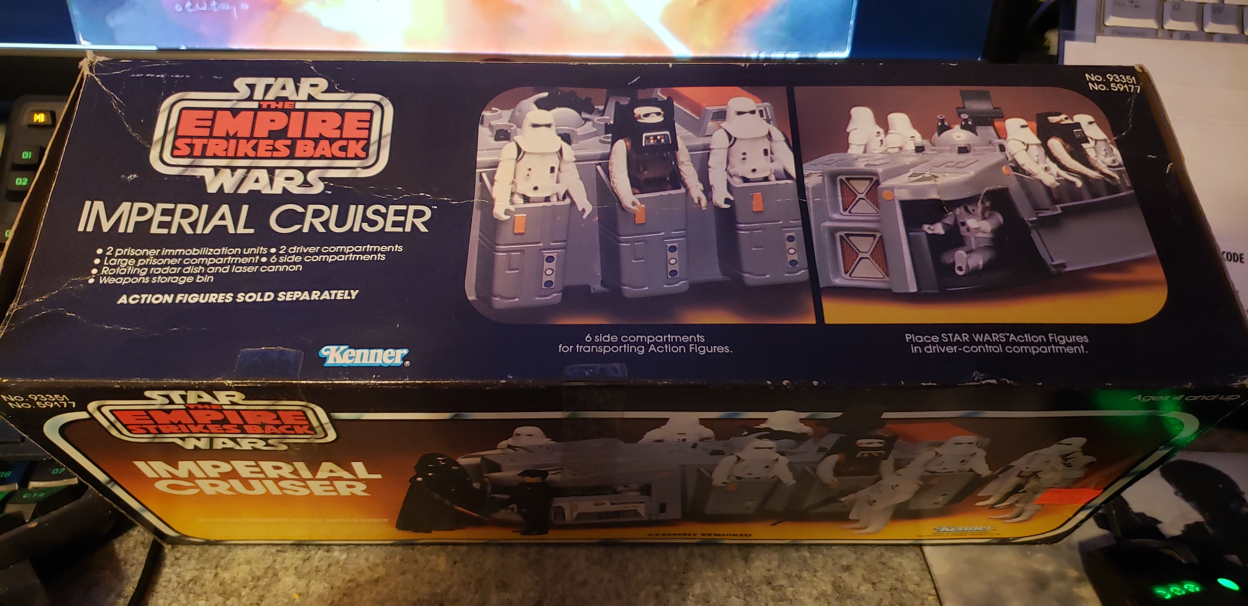 STAR WARS - Imperial Cruiser - Kenner action figure collectible [Barcode 076281933511] - Main Image 2