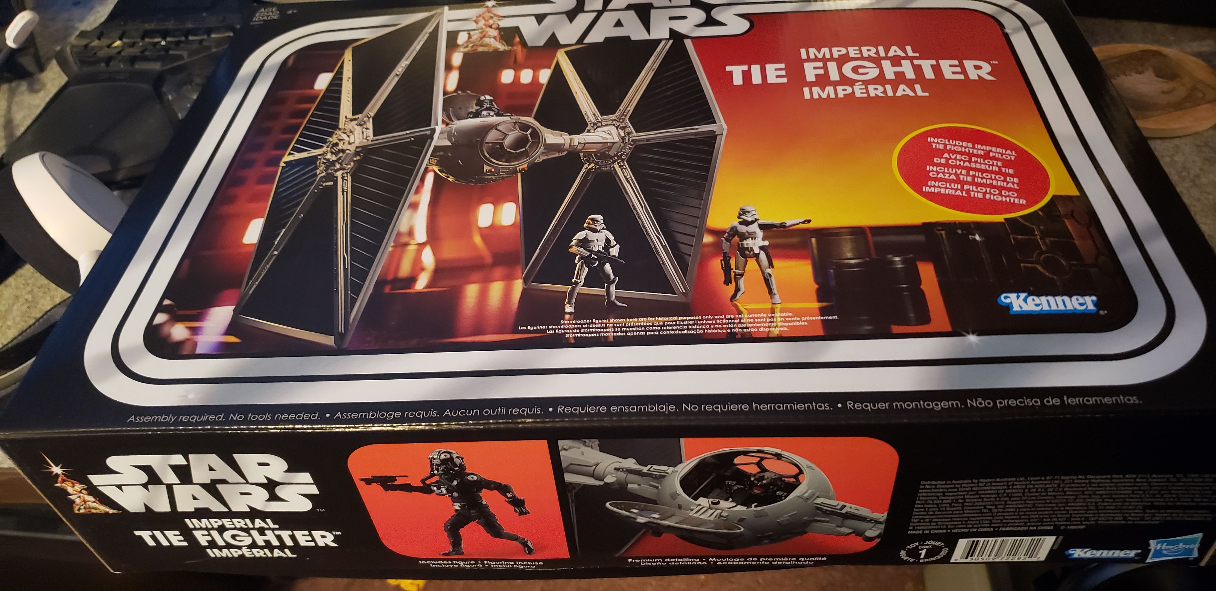 TIE Fighter Pilot (with Imperial TIE Fighter) - Disney / Hasbro (Vintage Collection 3.75” 2018- Now: Vehicles) action figure collectible - Main Image 2