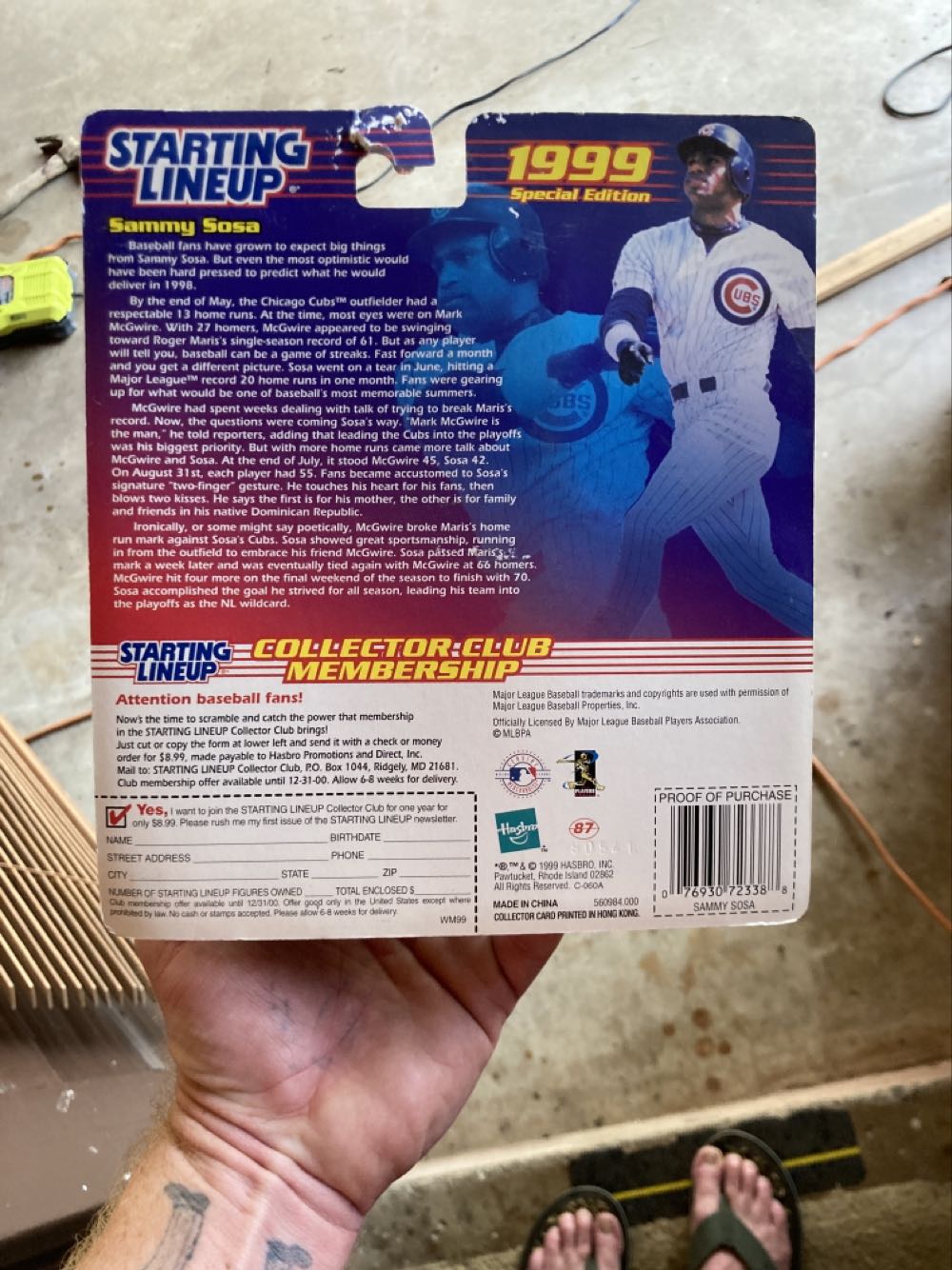 Hasbro Starting Lineup Home Run Record Breaker Mlb Sammy Sosa Chicago Cubs Baseball Sports Figure W Exclusive Trading Card & Poster Limited Edition Collectible By Full 90  action figure collectible [Barcode 076930723388] - Main Image 3