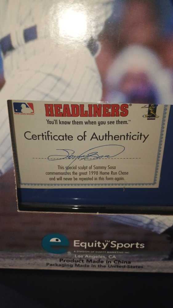 Sosa Commemorative Headliners Sammy Sosa 66 Home Runs Commemorative Figurine - Headliners action figure collectible [Barcode 608326383595] - Main Image 2